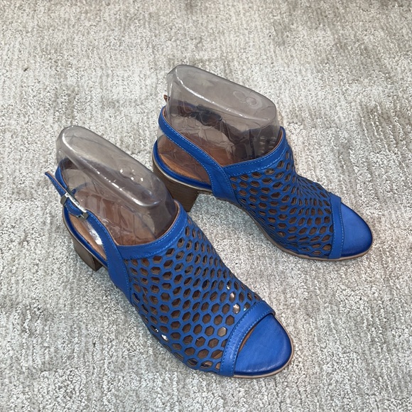 Bueno Heels NWOT - Picture 3 of 7